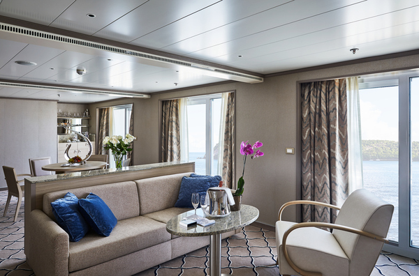 Silversea - Silver Shadow - Owners Suite 2.jpg
